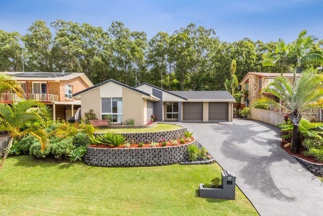 17 Foxhill Court CARRARA 2