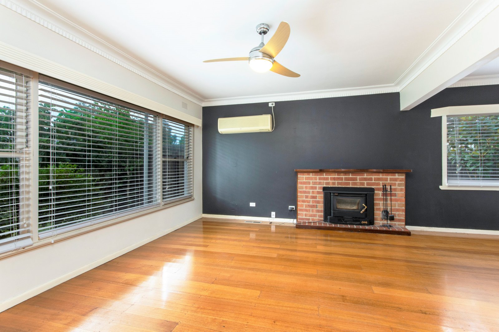 Gallery: 1/7 Gallois Gardens