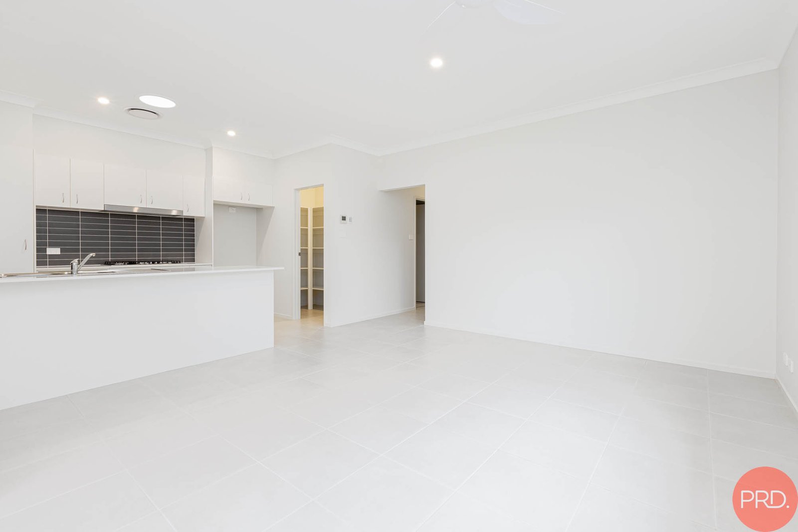 1/7 Garrison Way CHISHOLM 5