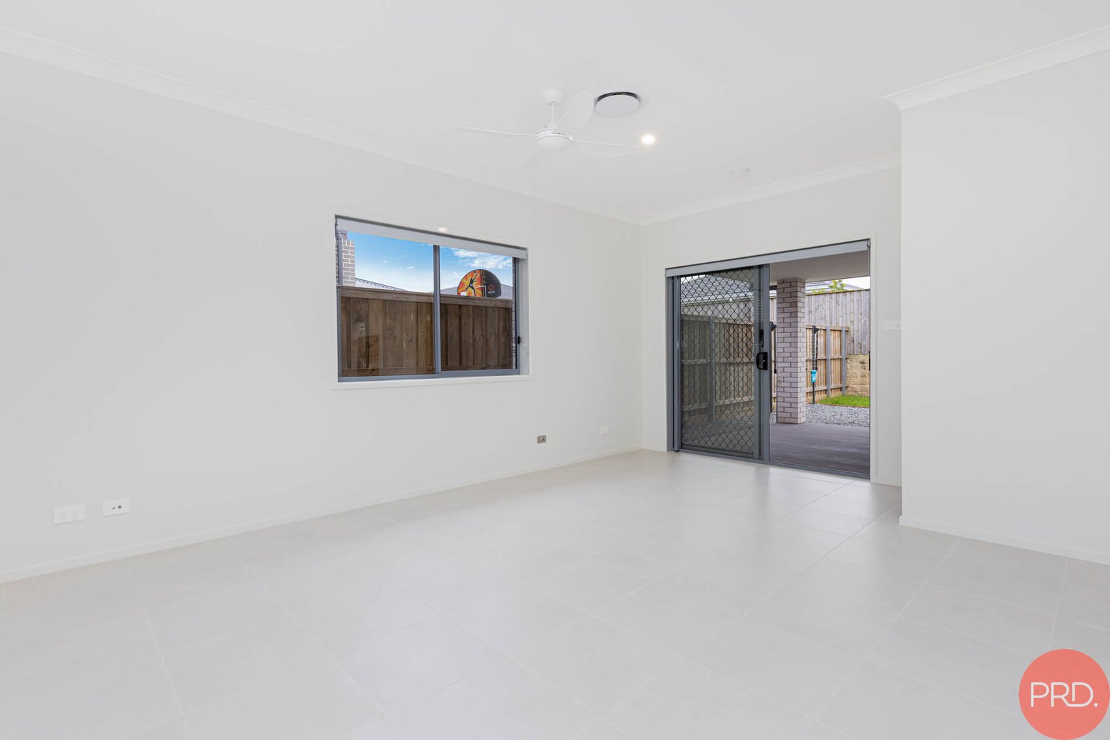 1/7 Garrison Way CHISHOLM 9