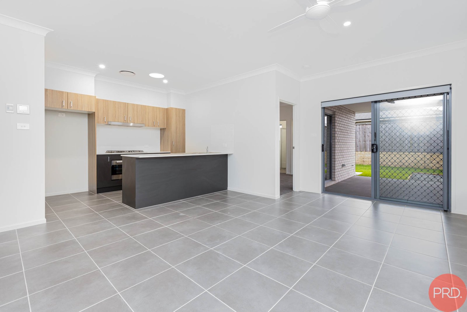 1/7 Garrison Way CHISHOLM 24