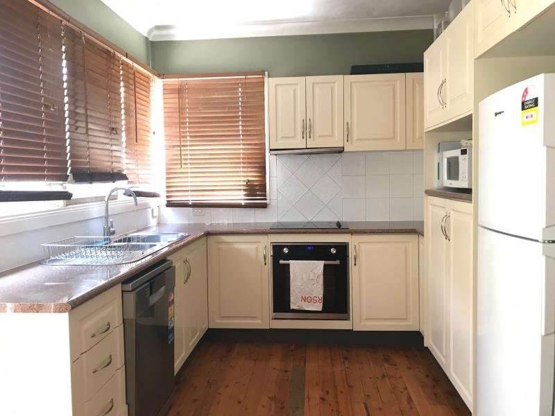 17 Gipps Street TAMWORTH 3