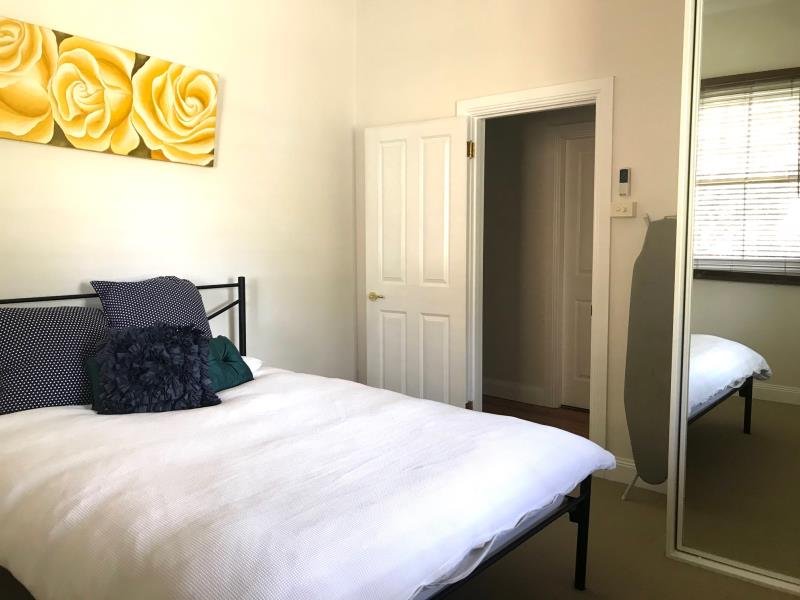 17 Gipps Street TAMWORTH 8