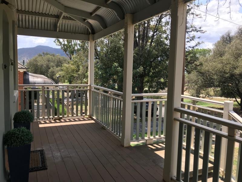 17 Gipps Street TAMWORTH 9