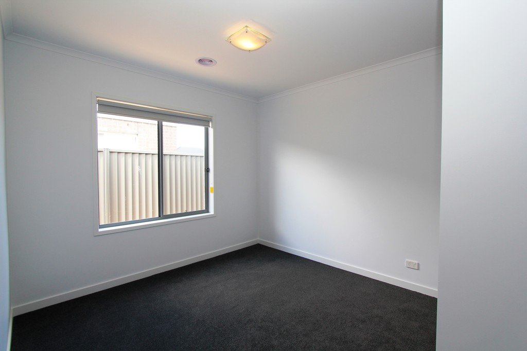 17 Gitsham Street Lucas 11