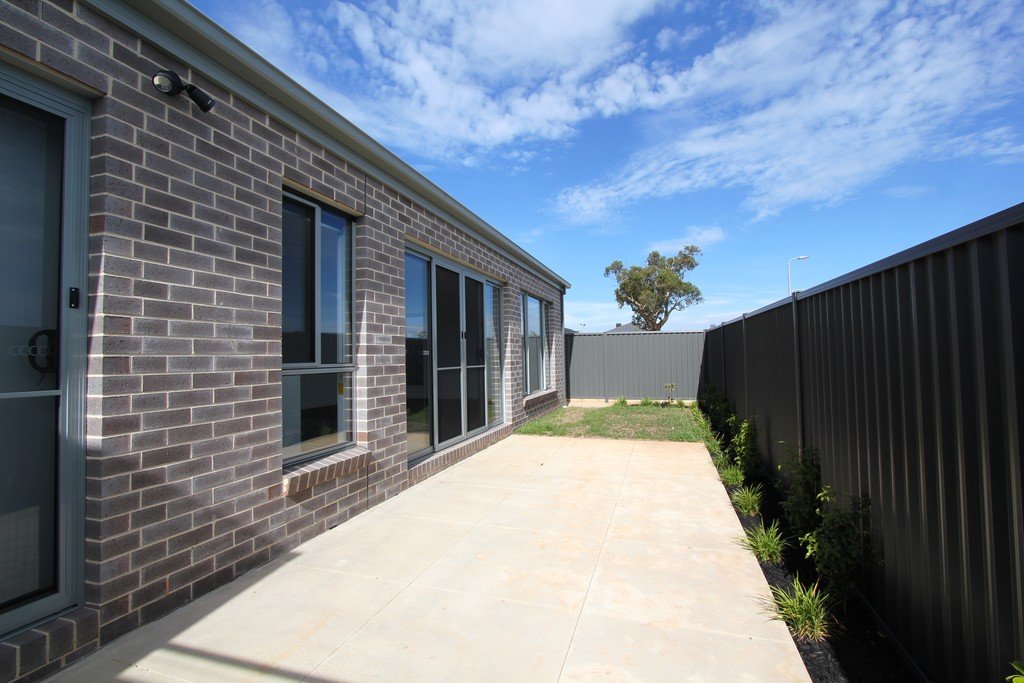 17 Gitsham Street Lucas 13