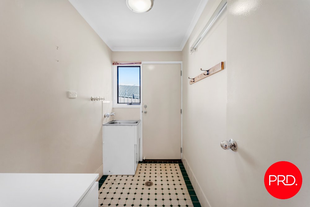 17 Glennie Place QUEANBEYAN WEST 12