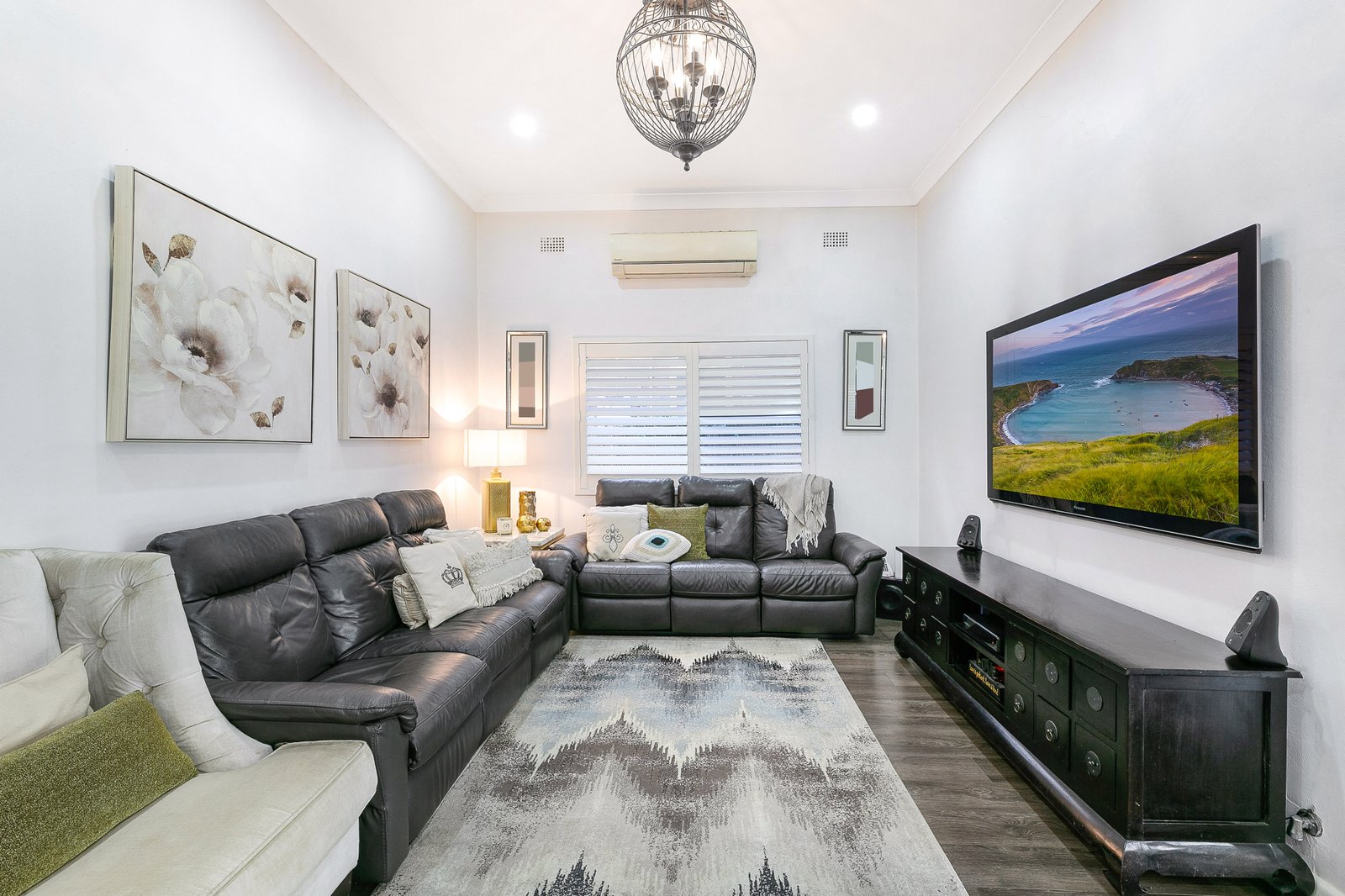 17 Graham Avenue MARRICKVILLE 2