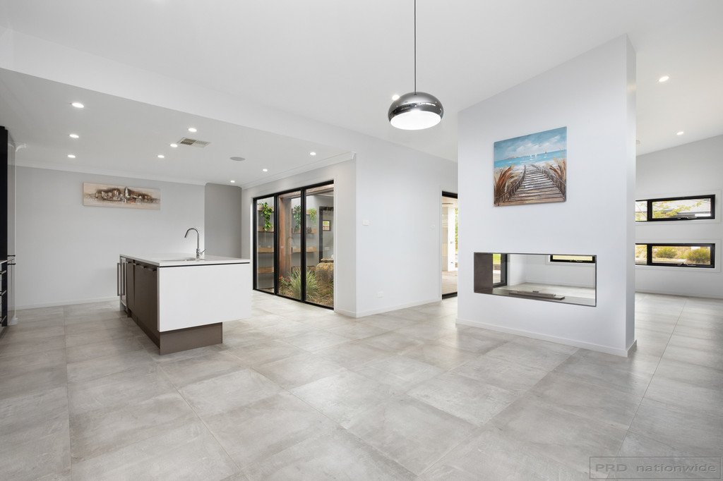 17 Grand Parade RUTHERFORD 2
