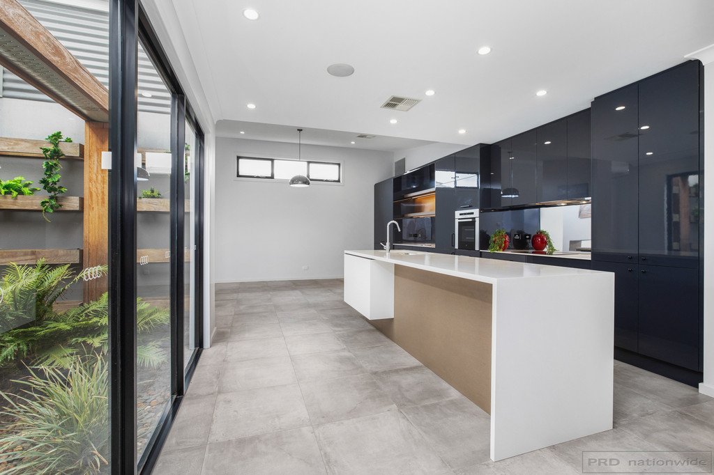 17 Grand Parade RUTHERFORD 6