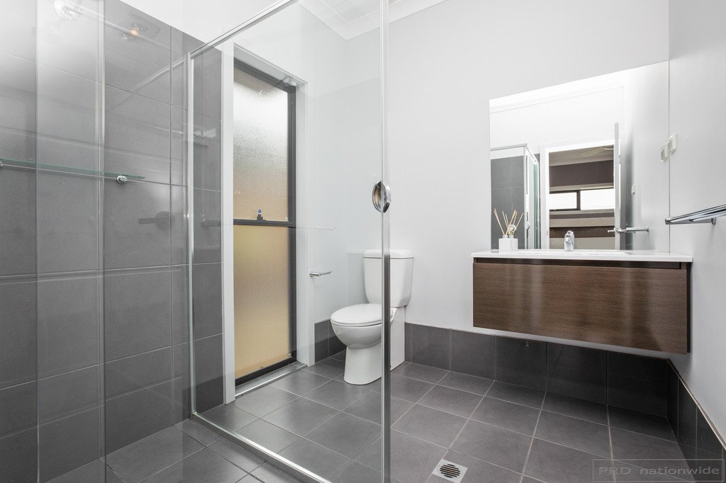 17 Grand Parade RUTHERFORD 18