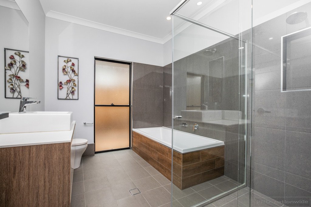 17 Grand Parade RUTHERFORD 20