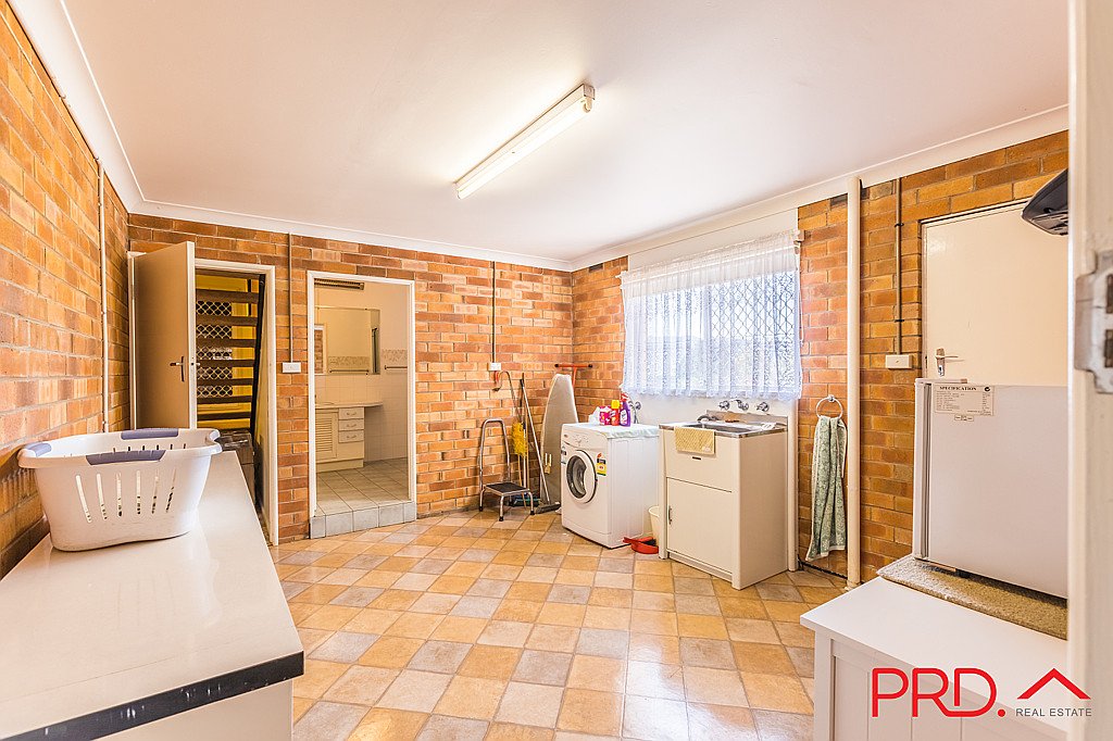 17 Grant Street TAMWORTH 12