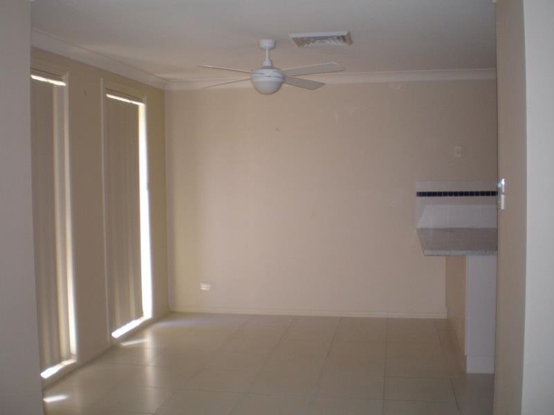 1/7 Gregory Close TAMWORTH 4