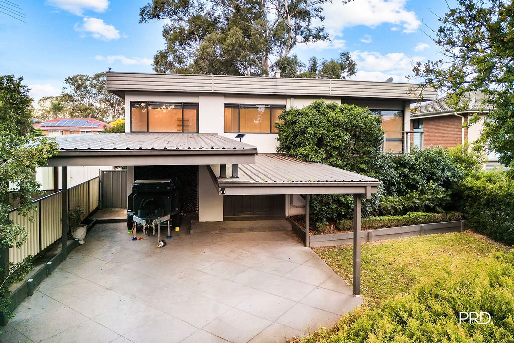 17 Griffiths Road MCGRATHS HILL 1