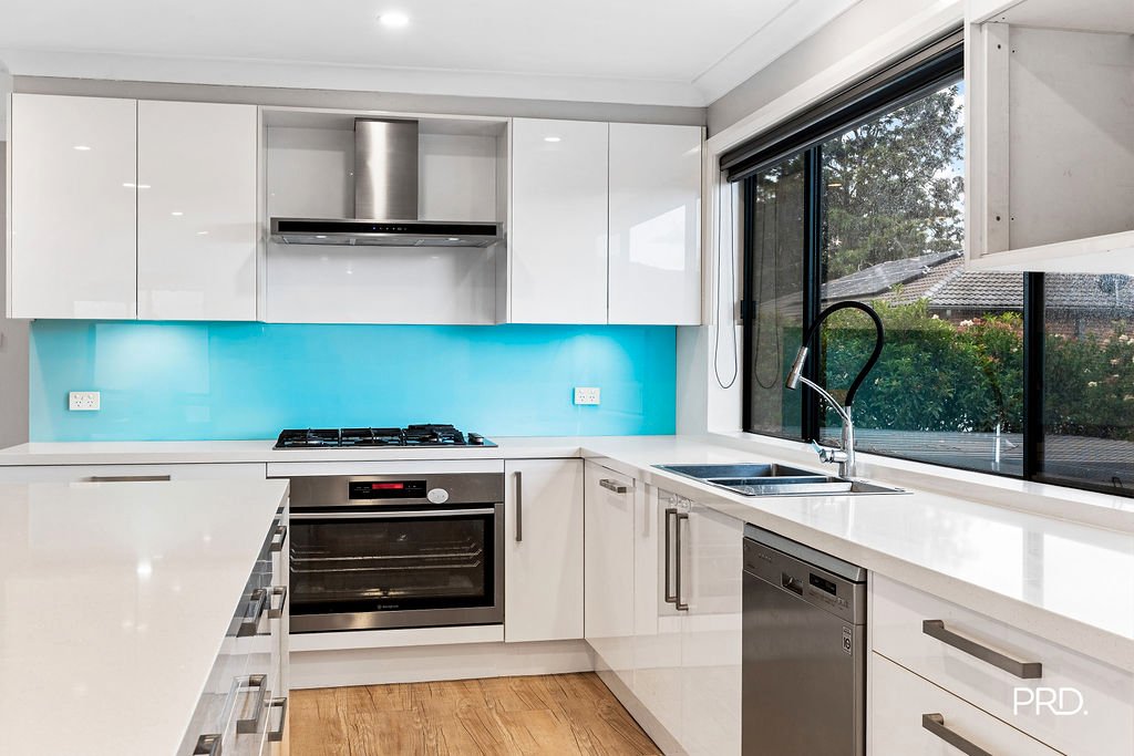 17 Griffiths Road MCGRATHS HILL 7