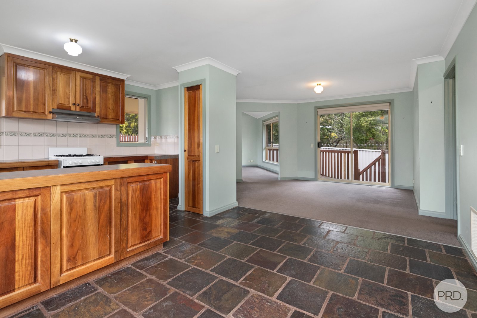 1/7 Hakea Court MOUNT HELEN 2
