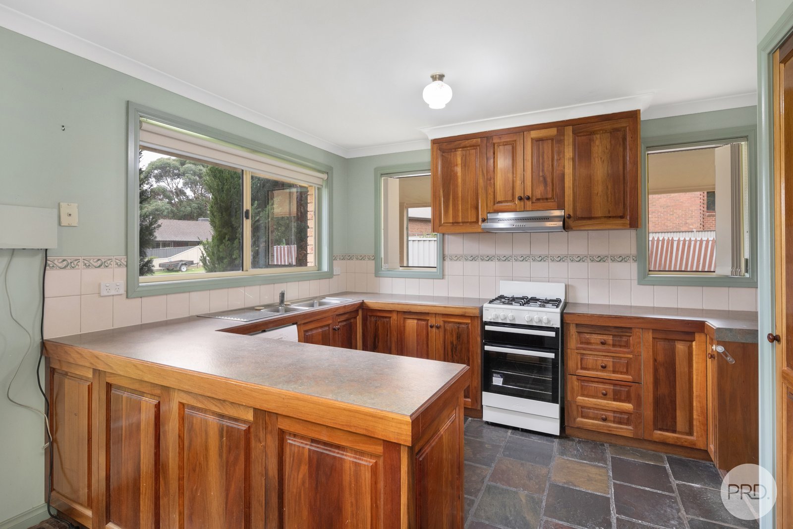 1/7 Hakea Court MOUNT HELEN 3
