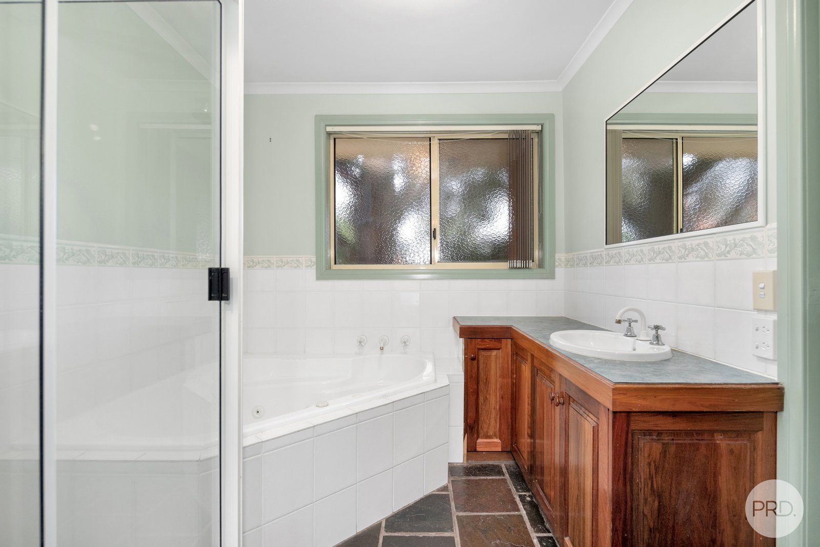1/7 Hakea Court MOUNT HELEN 7