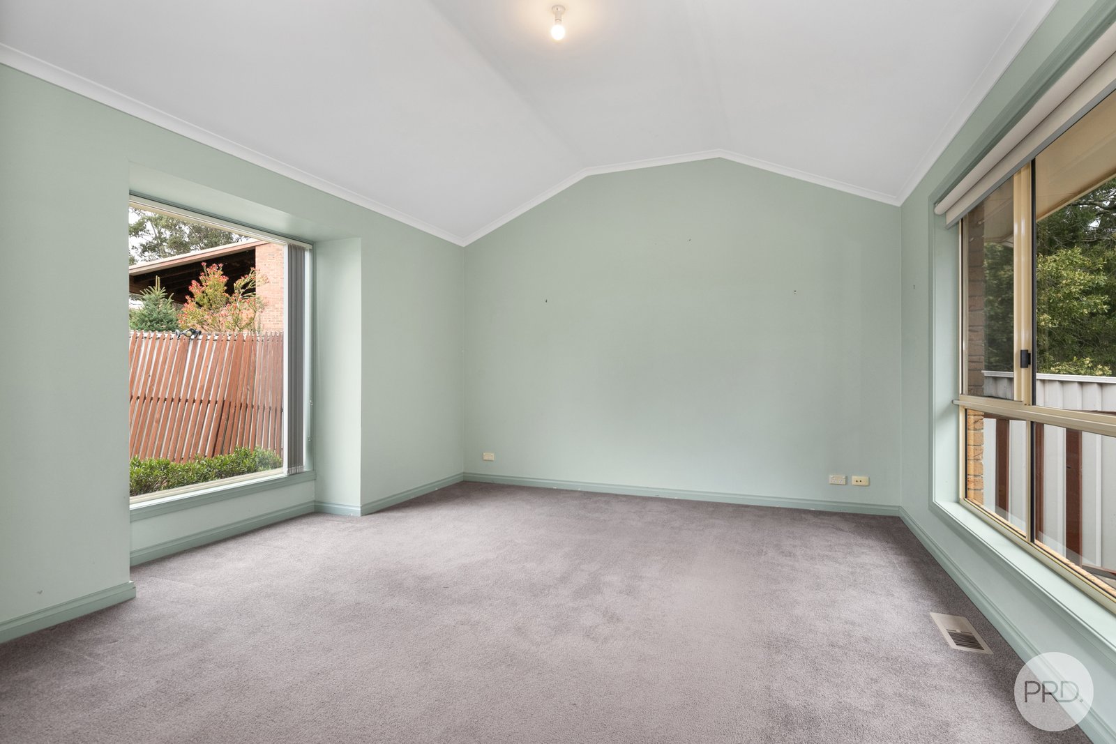 1/7 Hakea Court MOUNT HELEN 9