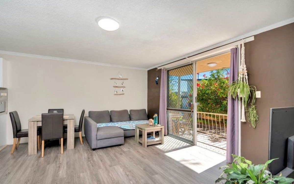 1/7 Hayle Street Burleigh Heads 2