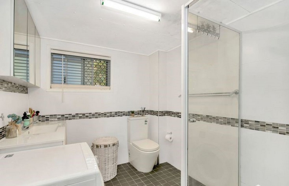 1/7 Hayle Street Burleigh Heads 4