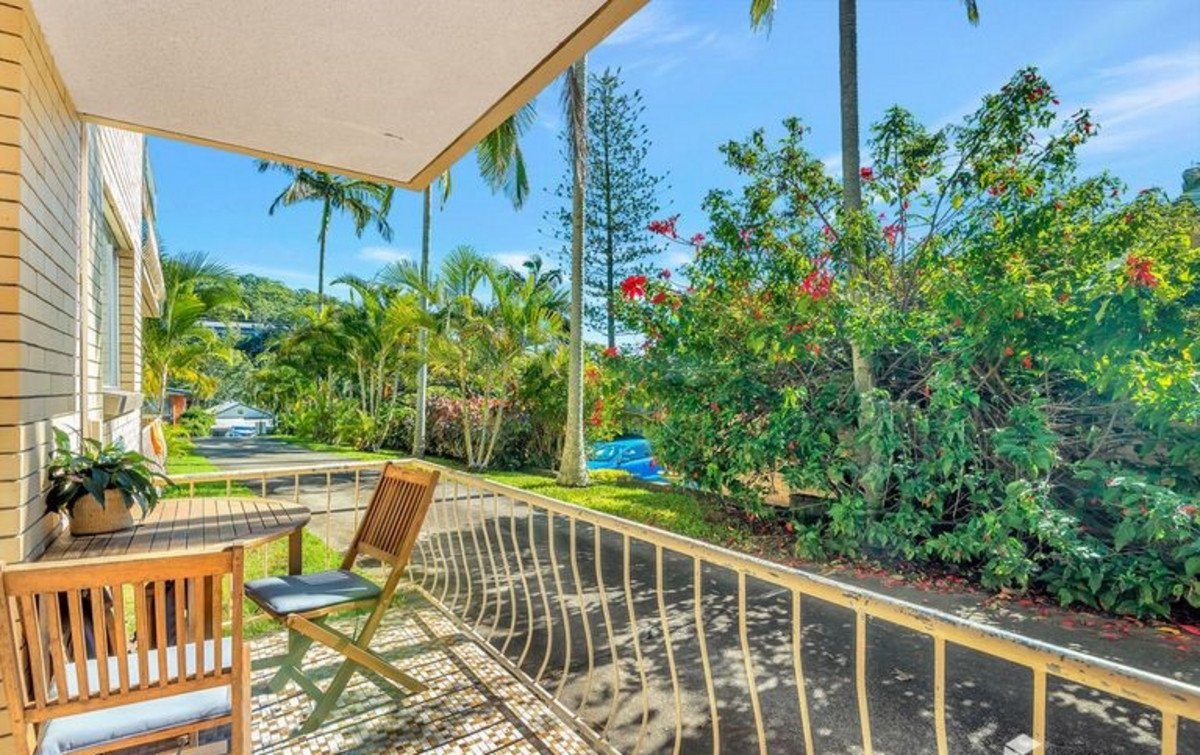 1/7 Hayle Street Burleigh Heads 7