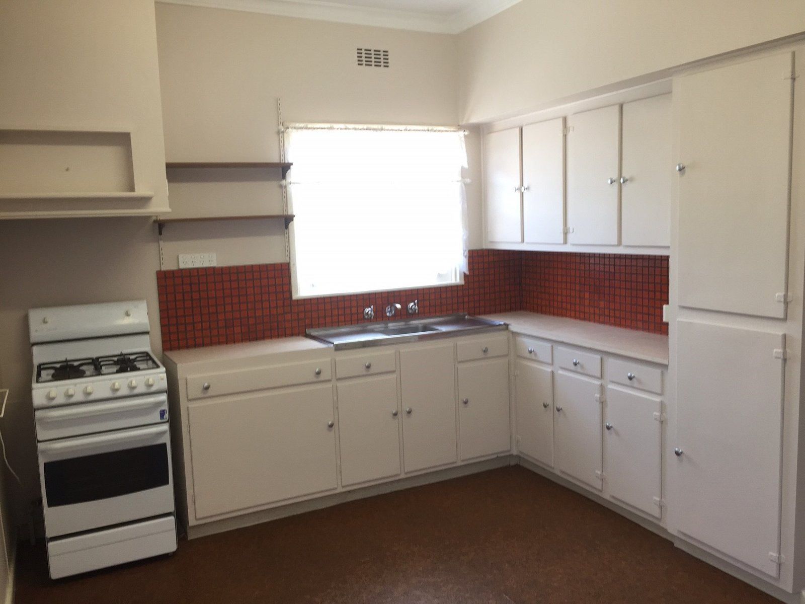 Gallery: 17 Helmer Crescent