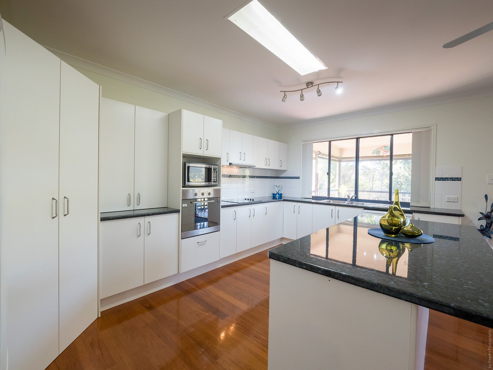 17 Highview Drive CRAIGNISH 10