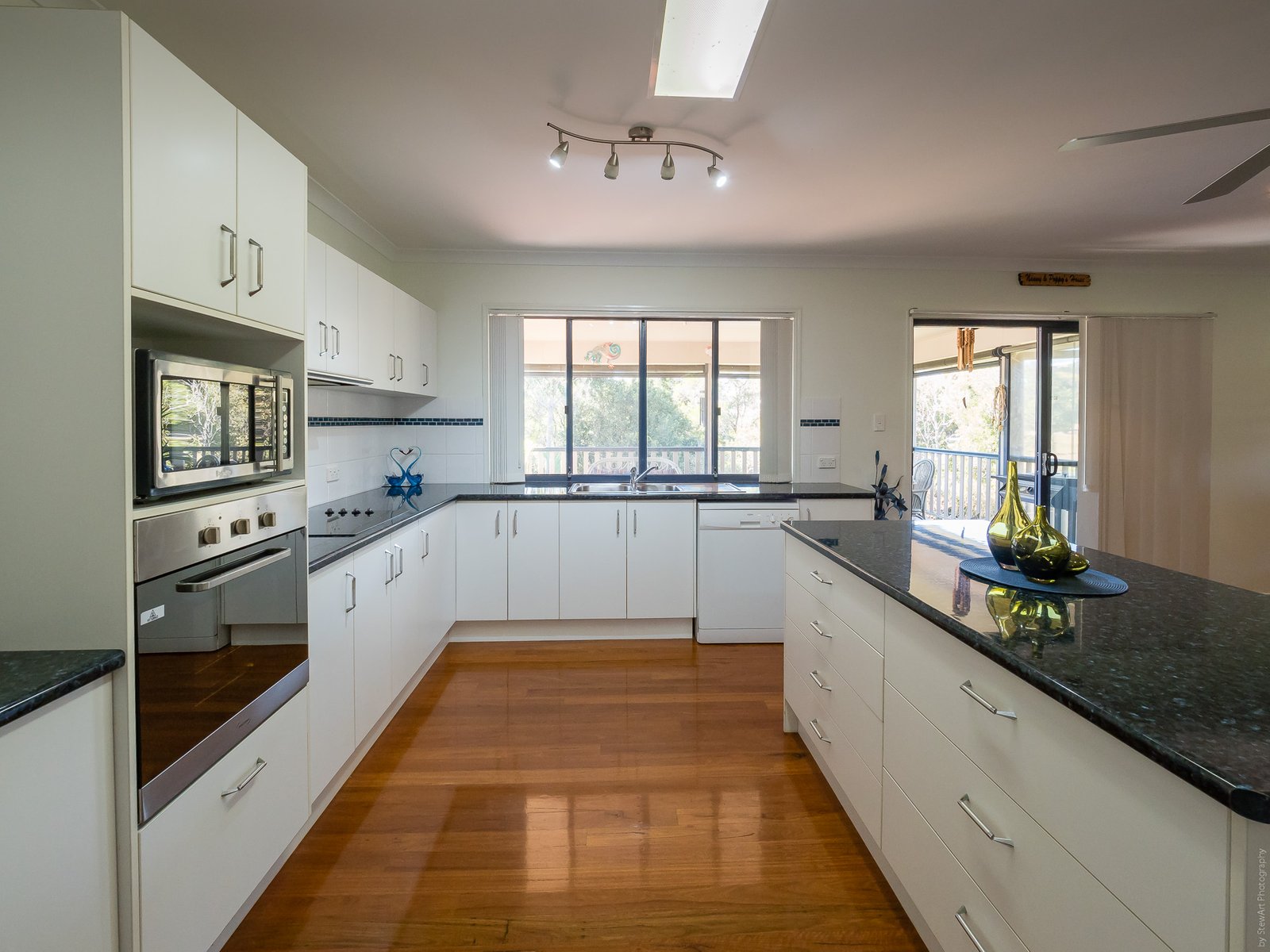 17 Highview Drive CRAIGNISH 13