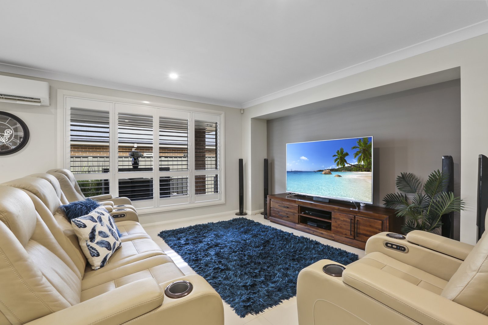 17 Hobbs Street HORSLEY 2