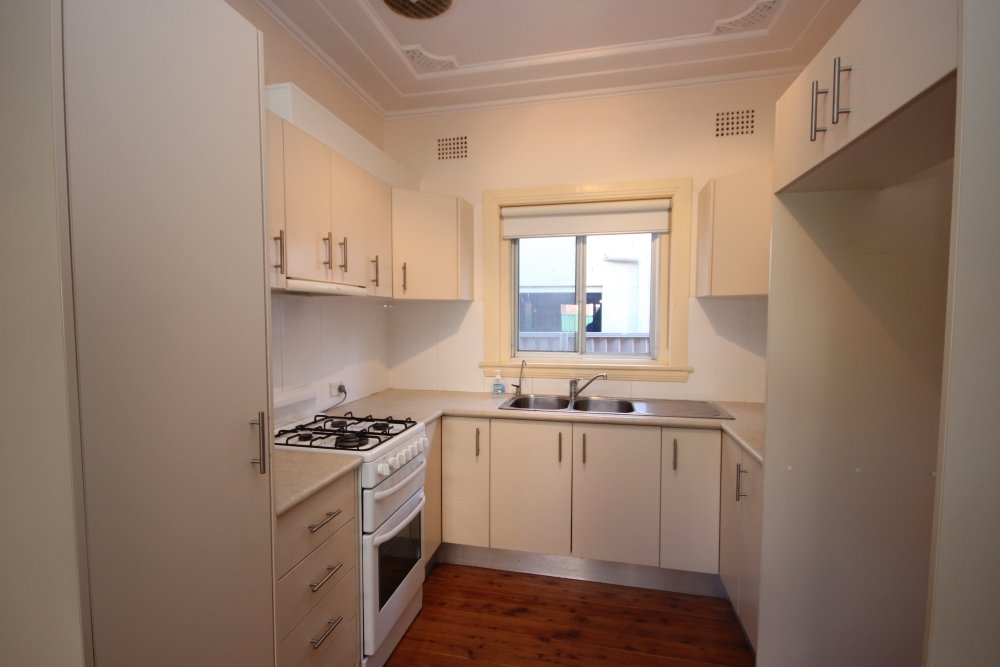 17 HOBBS Street KINGSGROVE 3