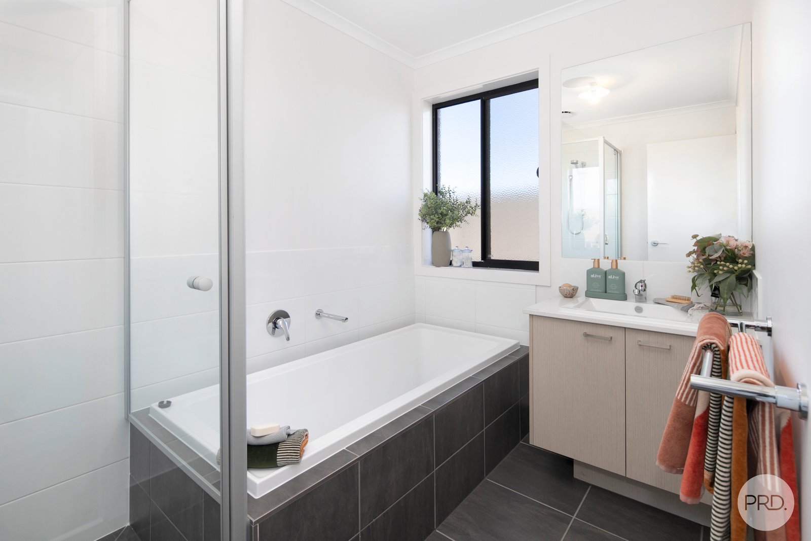 17 Hollioake Drive LUCAS 8