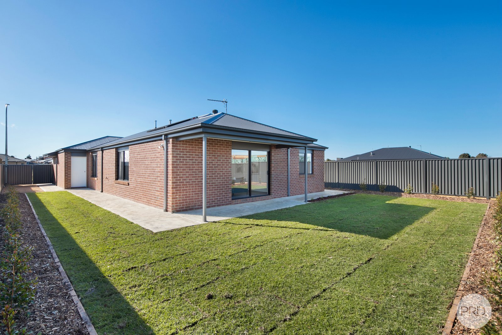 17 Hollioake Drive LUCAS 9