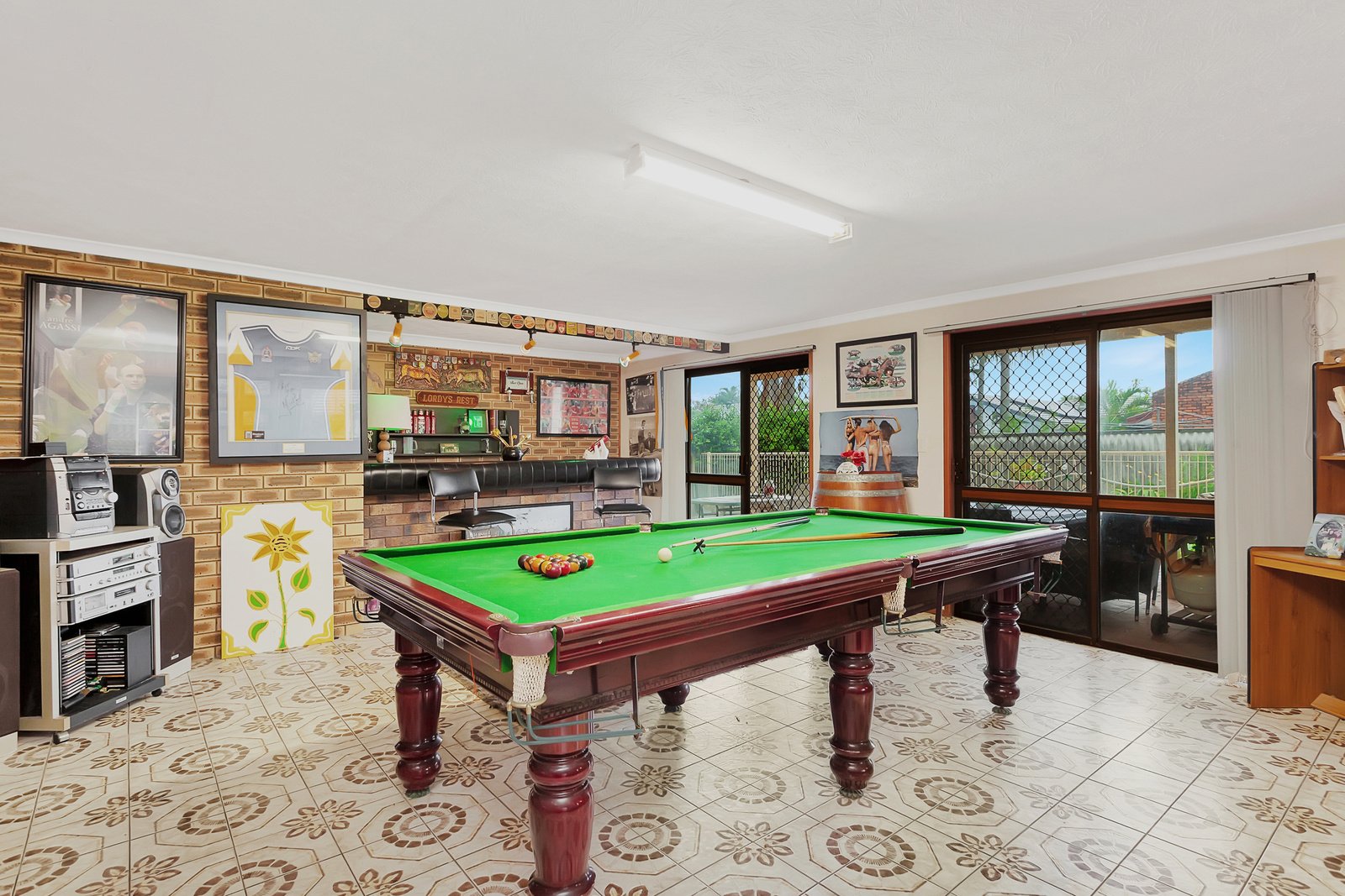 17 Honeyeater Drive BURLEIGH WATERS 14