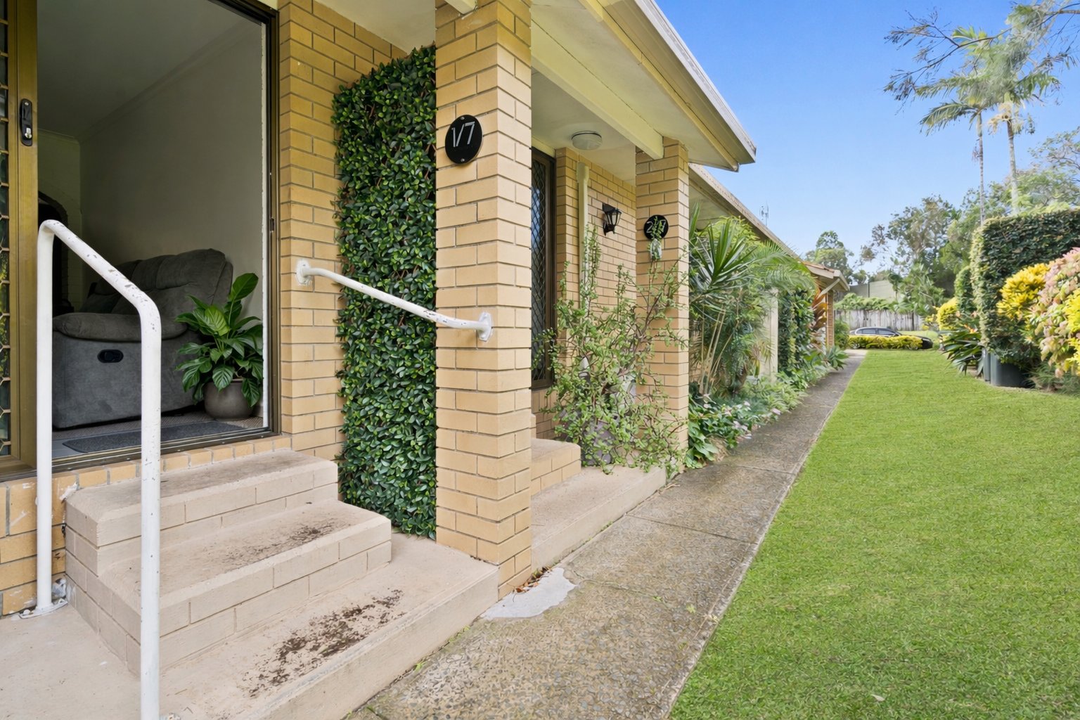 1/7 Honeysuckle Street TWEED HEADS WEST 9