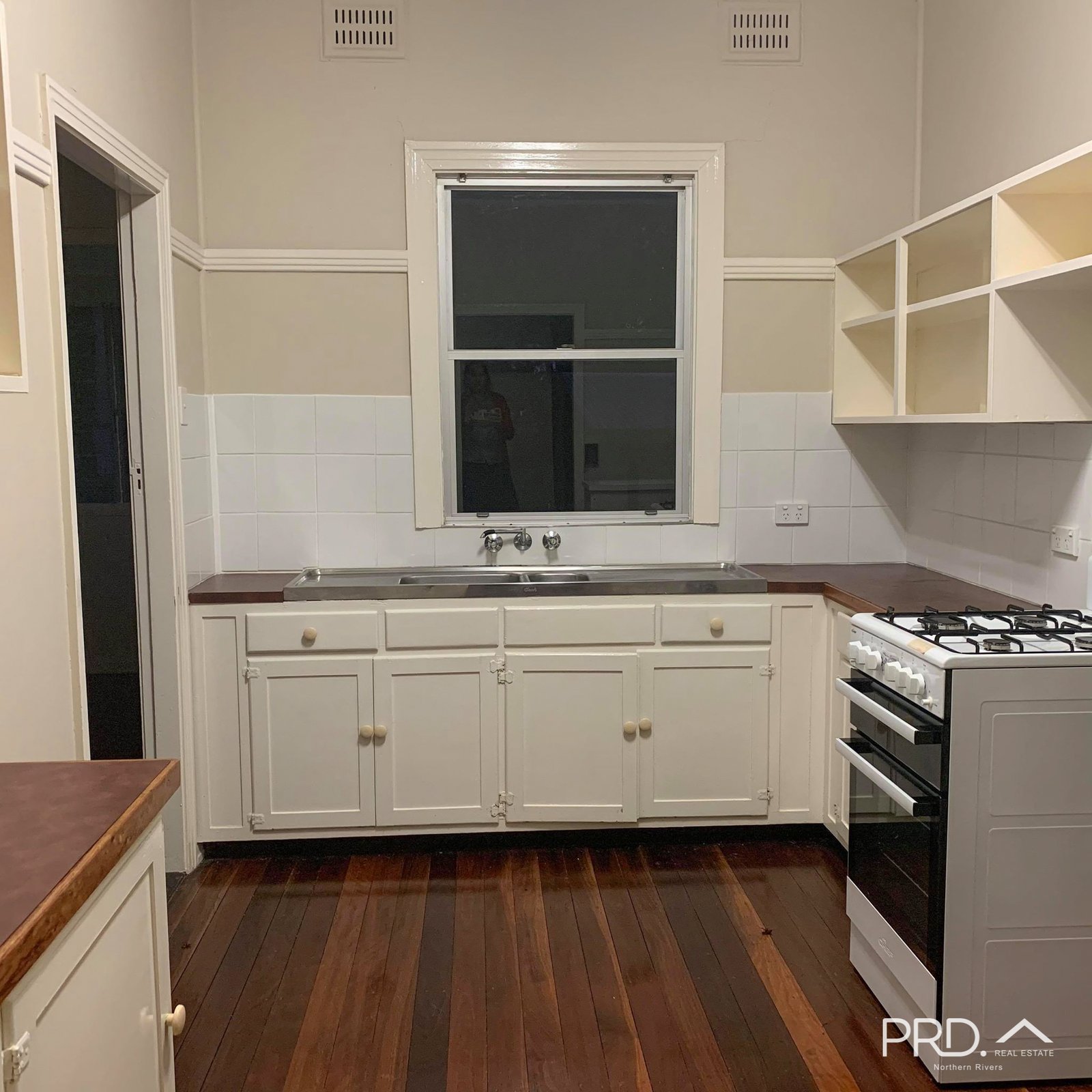 17 Hotham Street CASINO 10