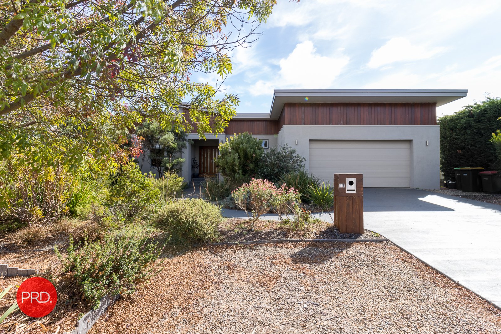 17 Hyland Drive BUNGENDORE 2