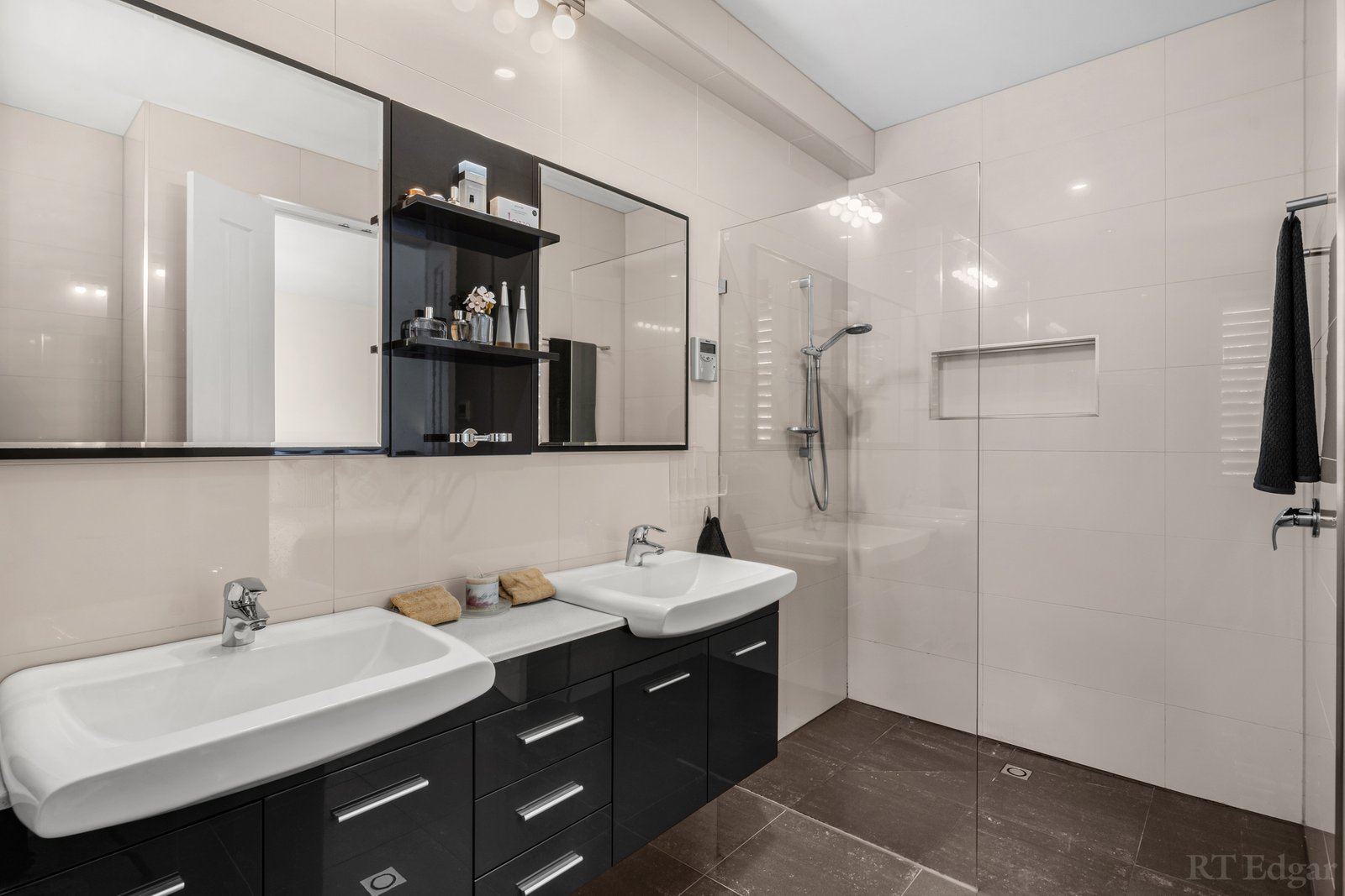 Real Estate and Property in 17 Indra Road, Blackburn South, VIC