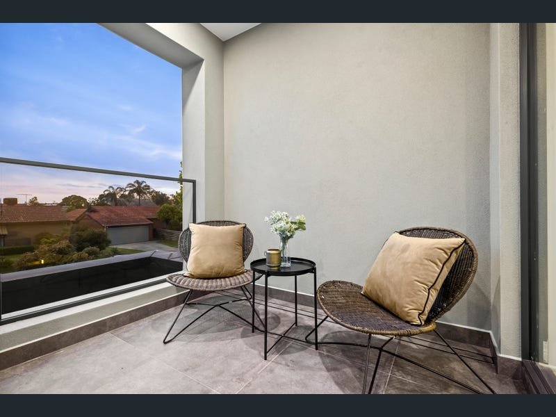 Real Estate and Property in 17 Inglewood Close , Doncaster East, VIC