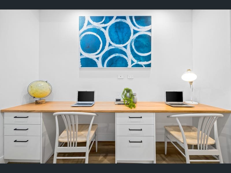 Real Estate and Property in 17 Inglewood Close , Doncaster East, VIC