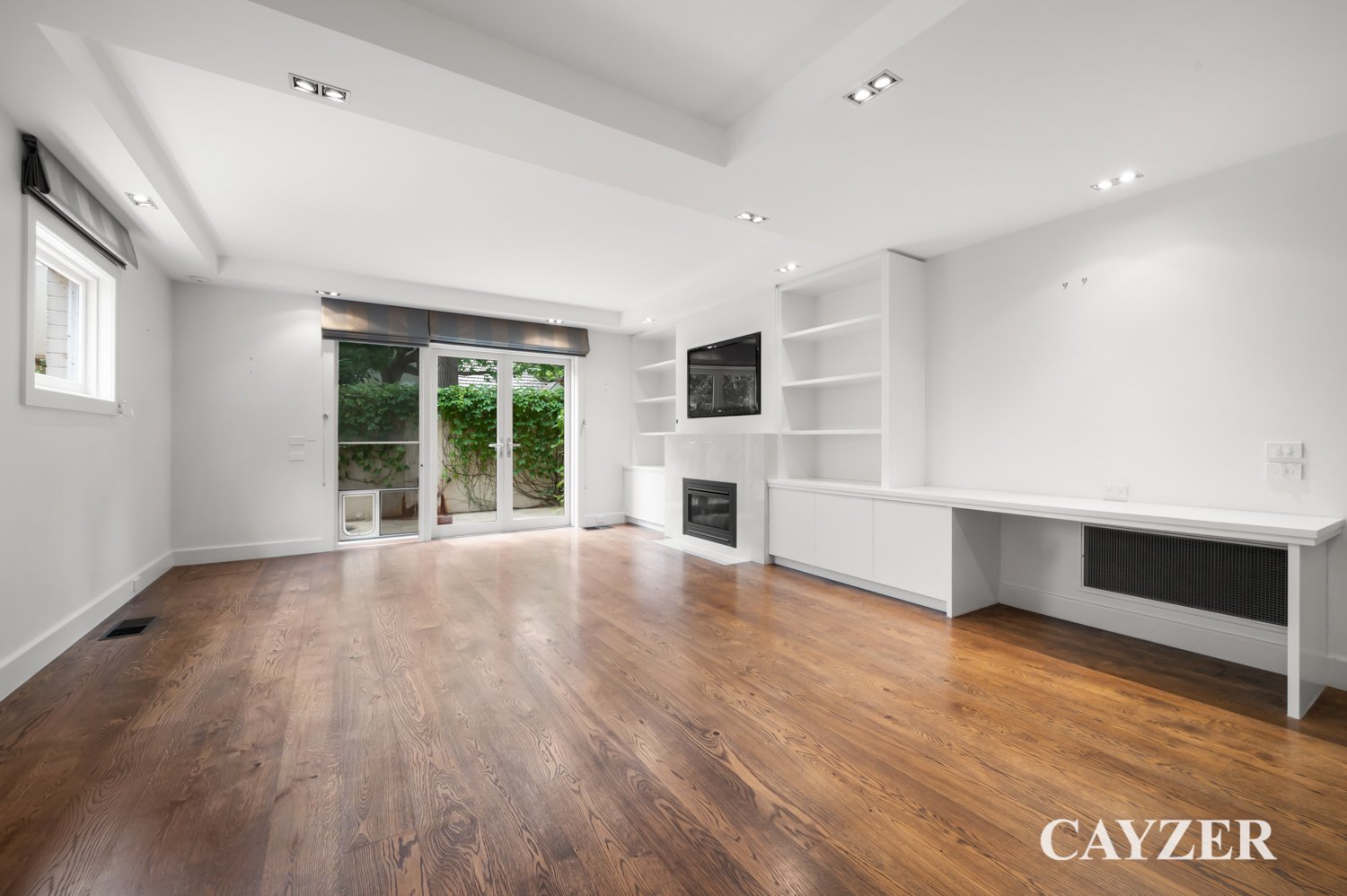 Gallery: 1/7 Iona Avenue