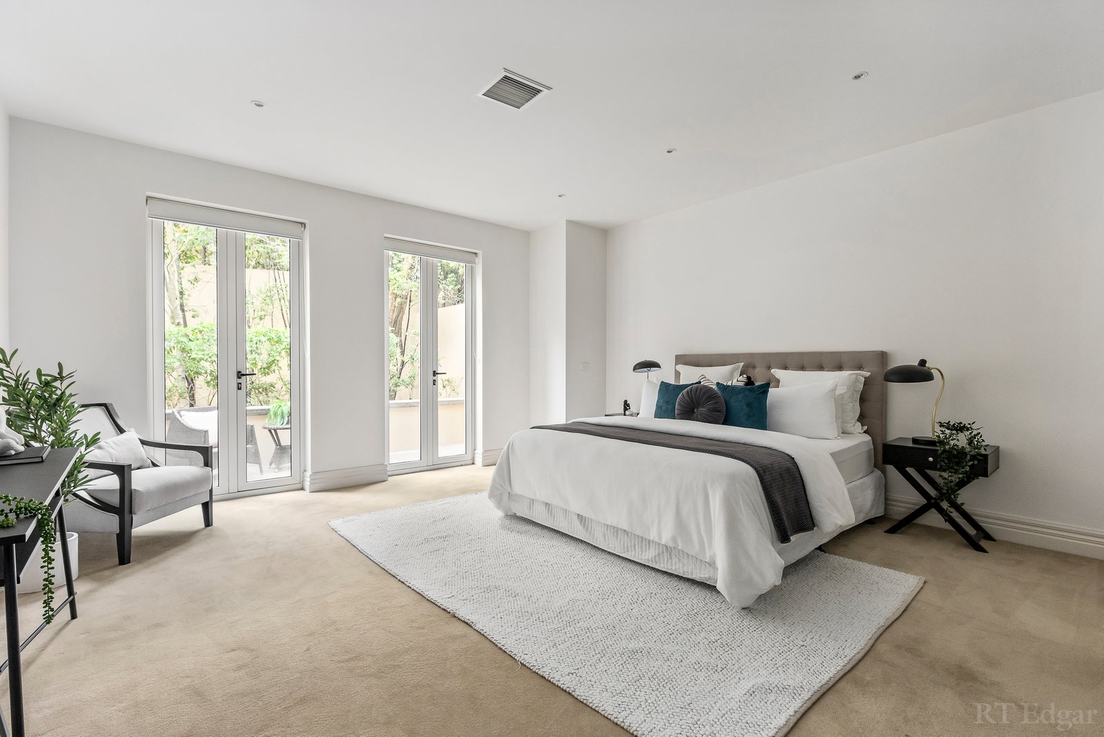 Real Estate and Property in 1/7 Irving Road, Toorak, VIC