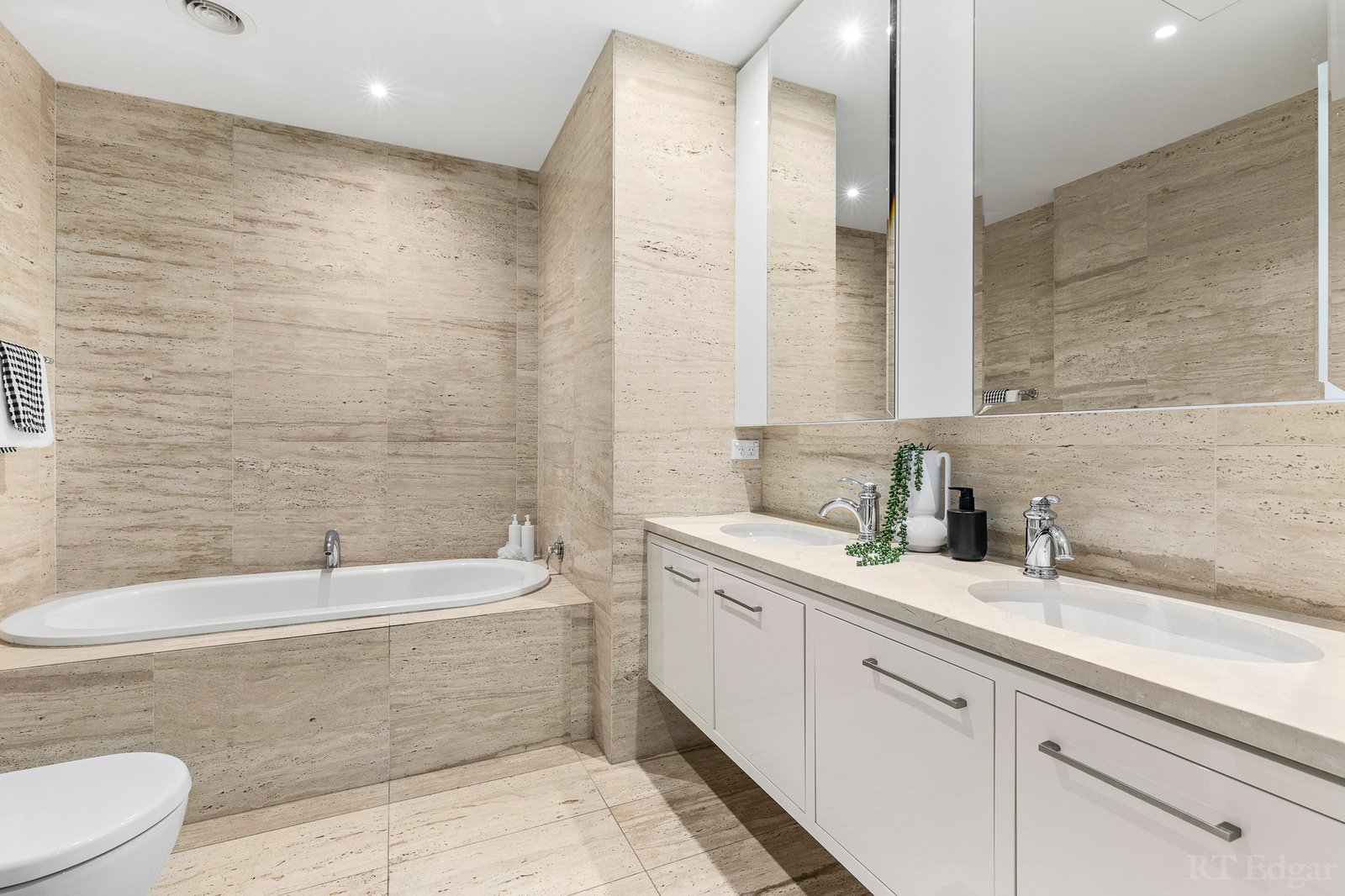 Real Estate and Property in 1/7 Irving Road, Toorak, VIC