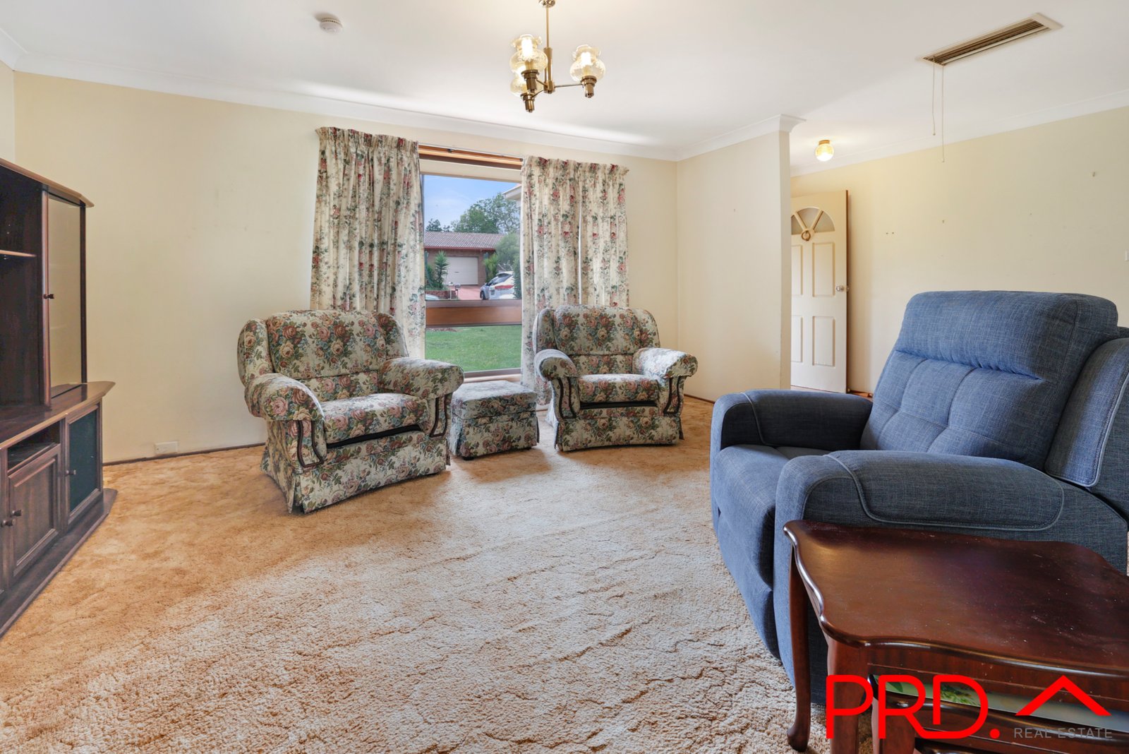 17 Jemmy Place TAMWORTH 8
