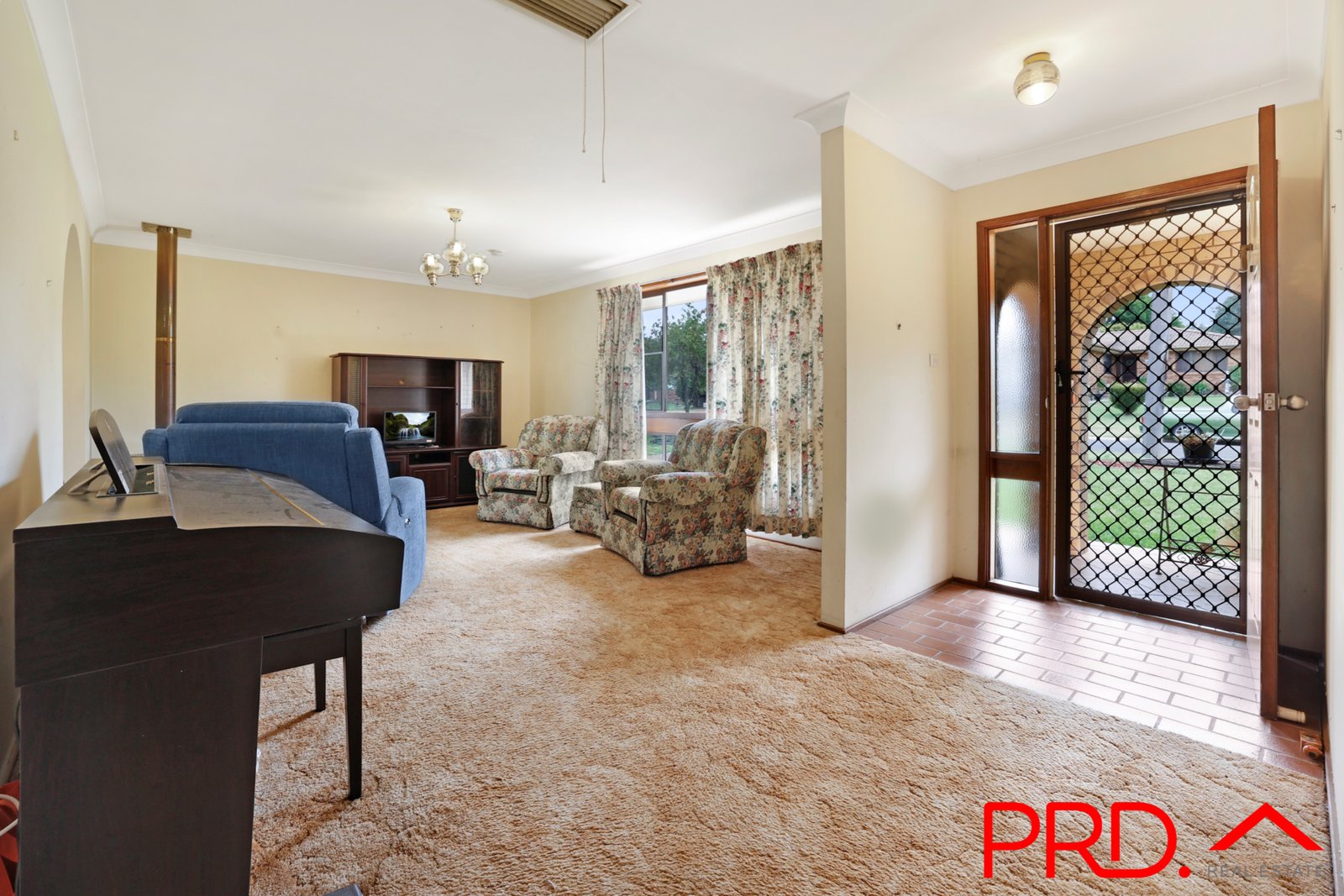 17 Jemmy Place TAMWORTH 9