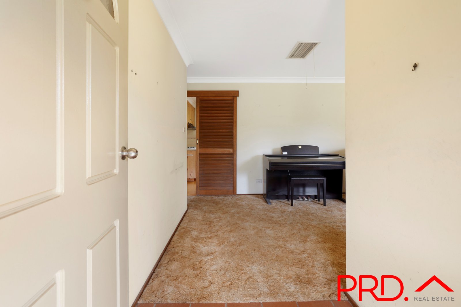 17 Jemmy Place TAMWORTH 10