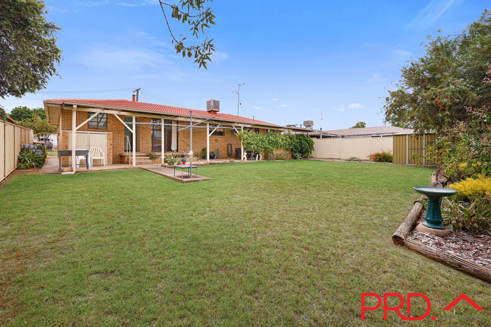 17 Jemmy Place TAMWORTH 19