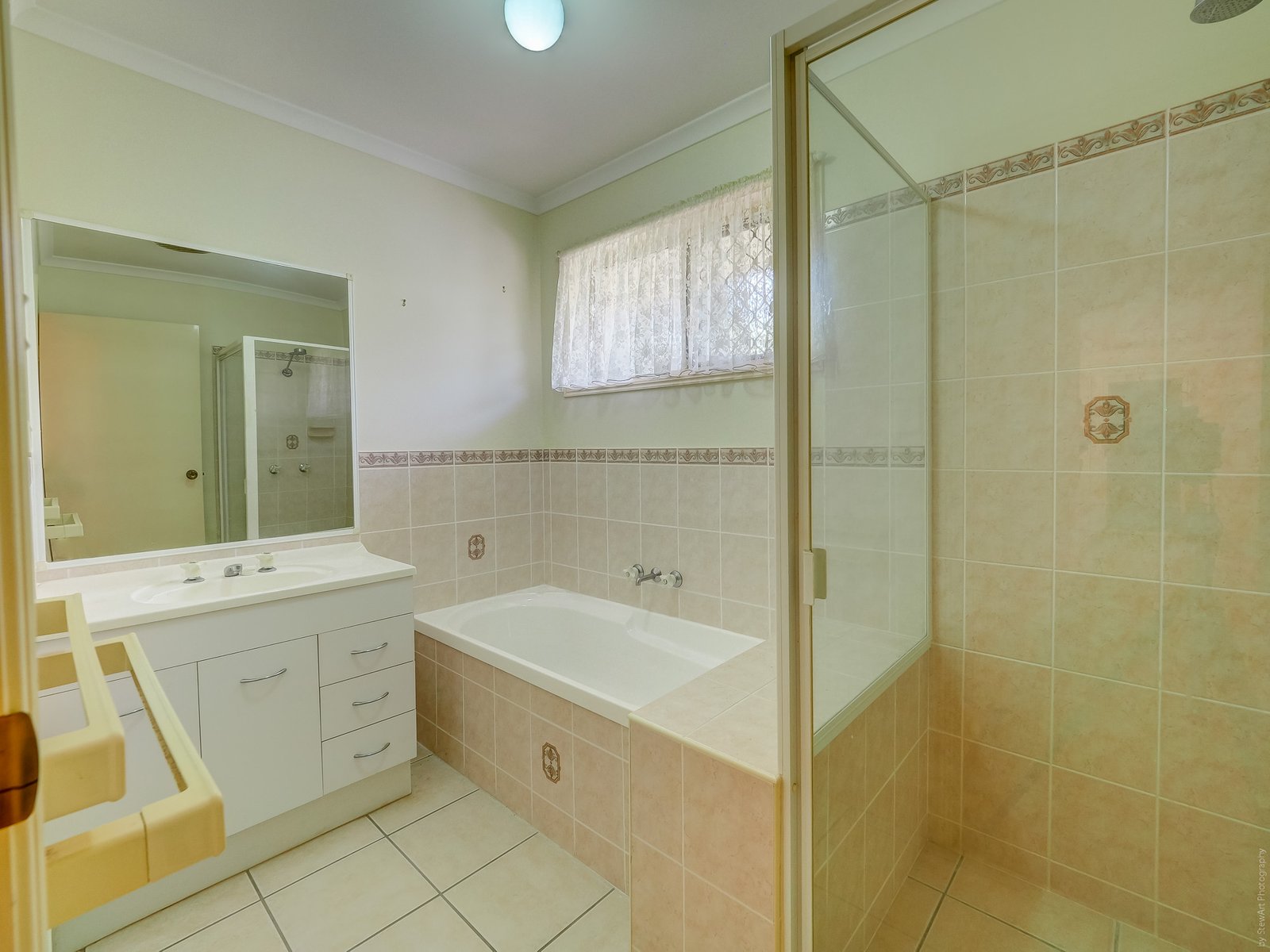 17 Jonwest Close TORQUAY 20