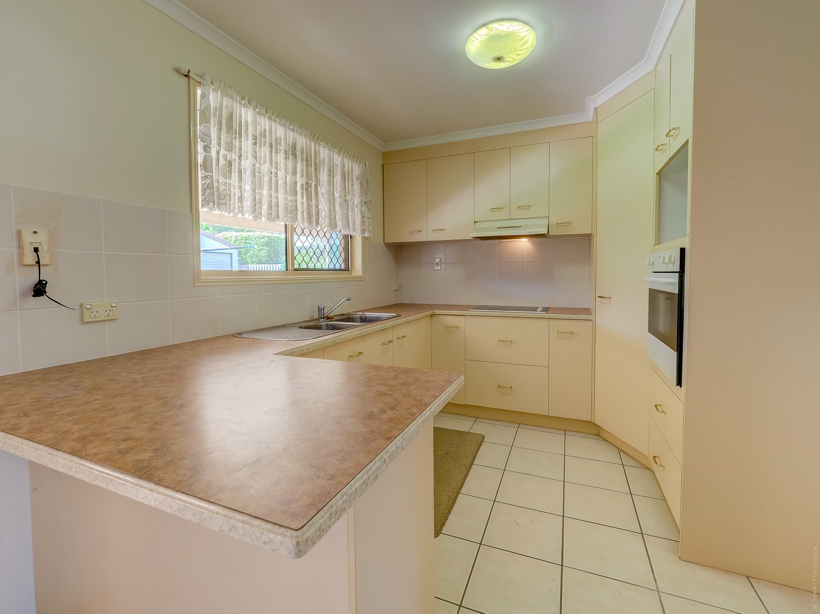 17 Jonwest Close TORQUAY 25